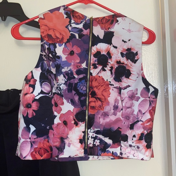 Two piece set - Picture 5 of 9